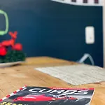 Curb شقة Neichen